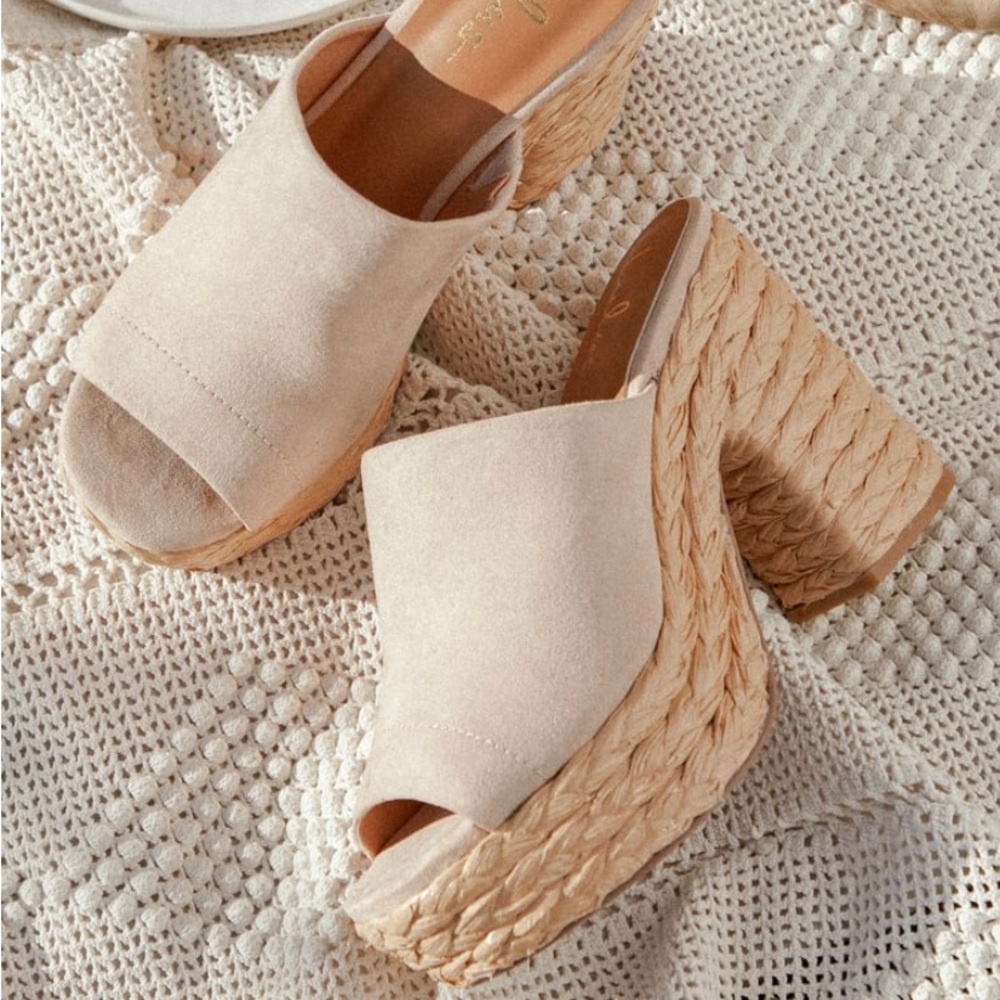 Lulus Ervyn Light Nude Suede Raffia Platform Slide Sandals *NEW* Sz 11